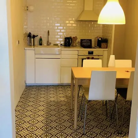 Alfama With Balcony And Ac 아파트 리스본
